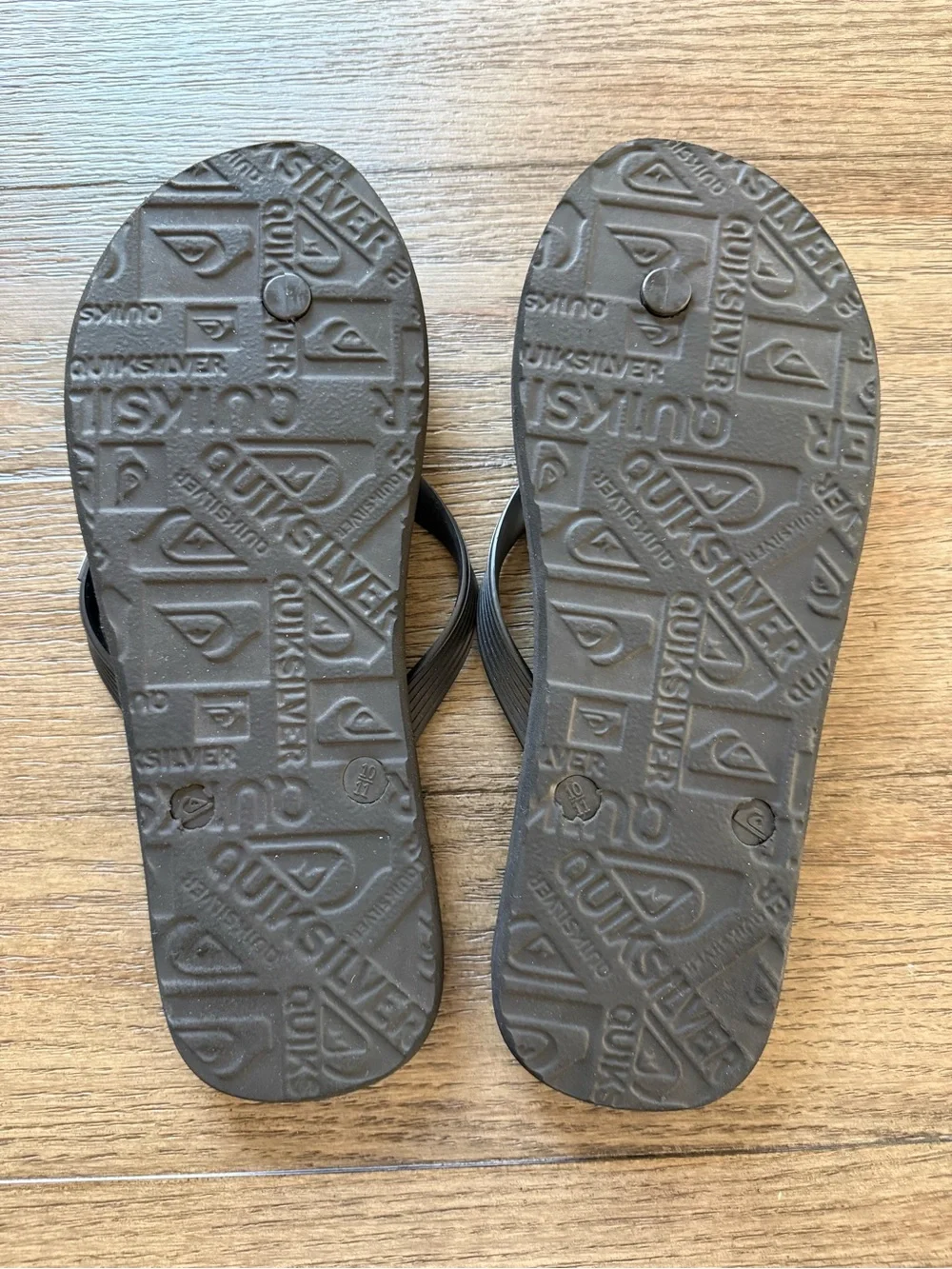 Quiksilver Black and White Striped Men's Flip Flops